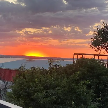 Mirage Sunset Mamaia